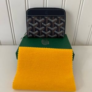 Brand new Goyard Matignon mini zip around wallet in Navy
